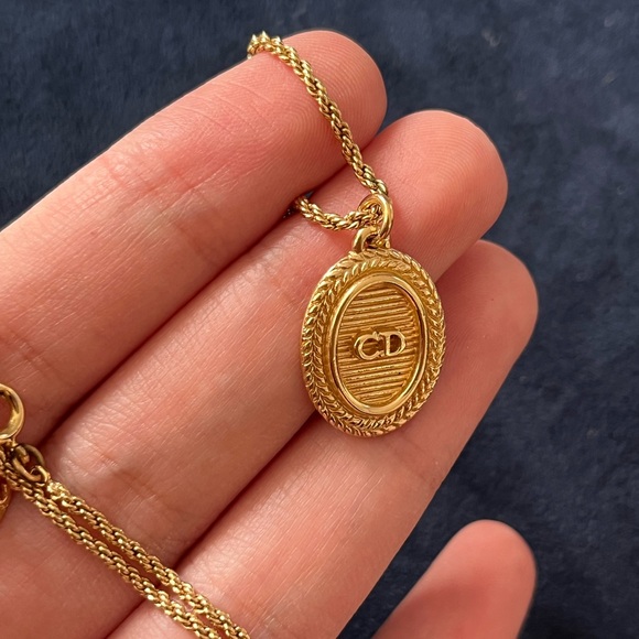 Vintage Christian Dior CD Monogram Oval Coin Braided Pendant Gold Chain Necklace - Picture 7 of 9